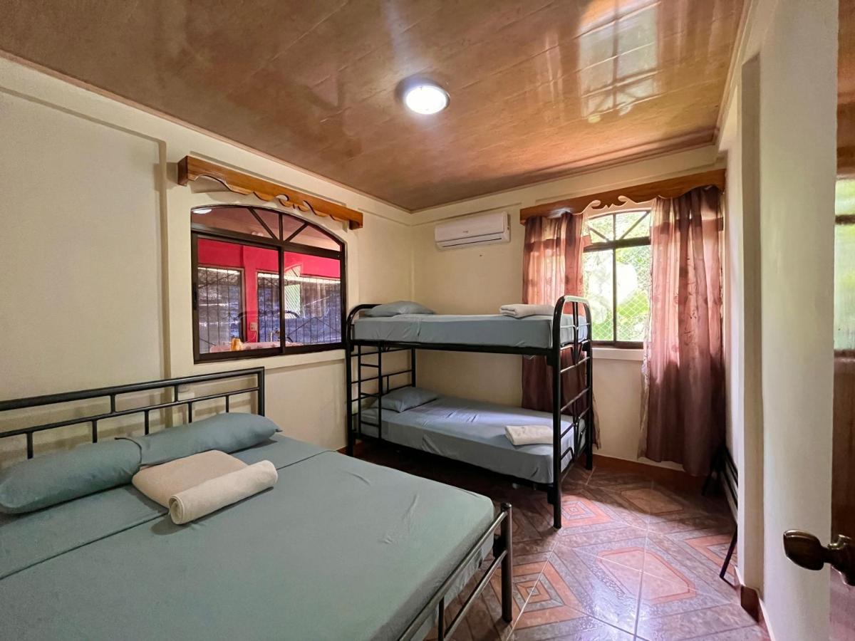 Family Hotel Puerto Viejo de Talamanca Εξωτερικό φωτογραφία